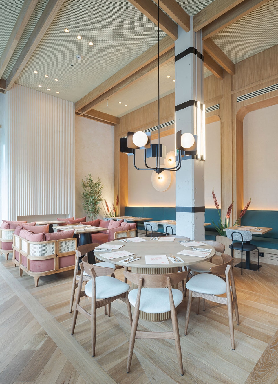 interior design of new york burger restaurant by proyecto singular