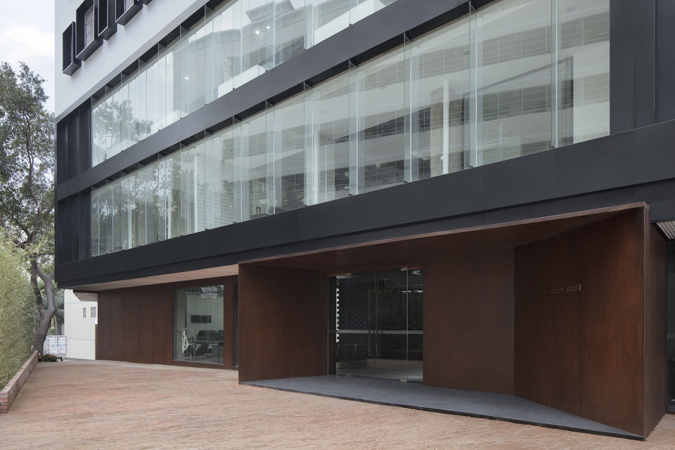 smoore industrial space alteration china by cm design