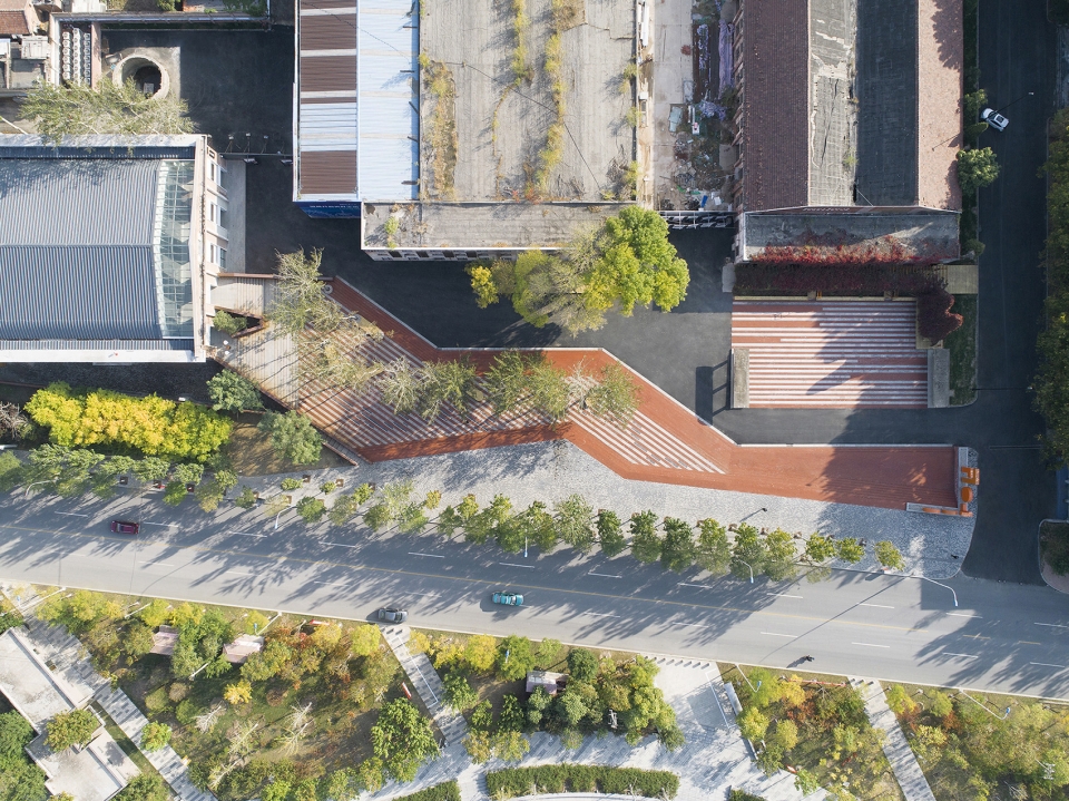the grand canal creative center china by urbanus