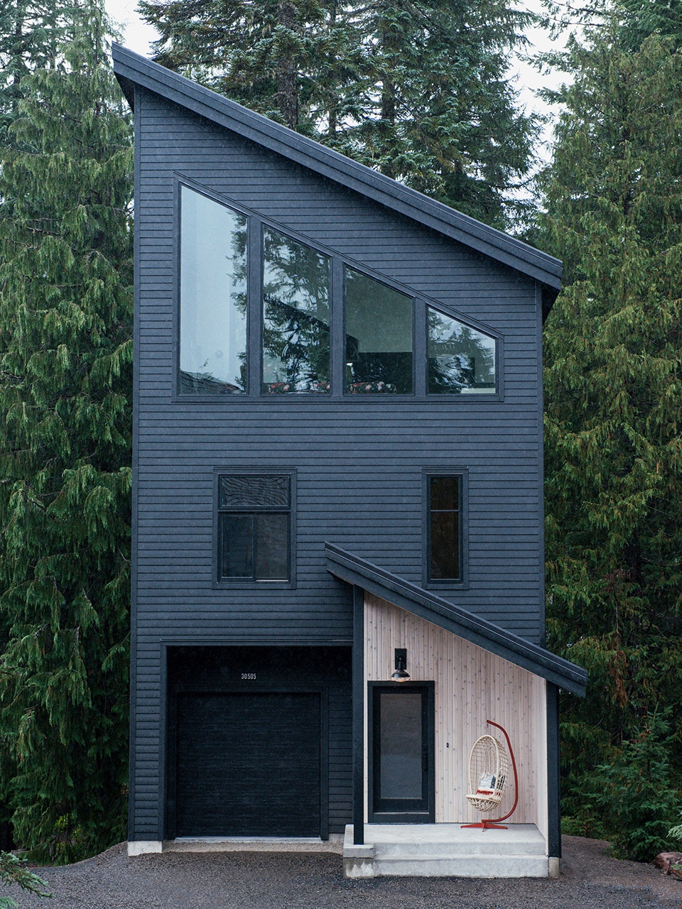 alpine noir chalet by casework and keystone architecture