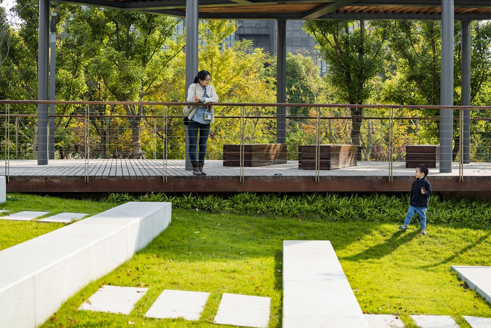 green axis of nengda business district china by la design