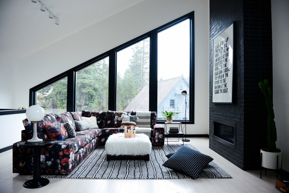 alpine noir chalet by casework and keystone architecture