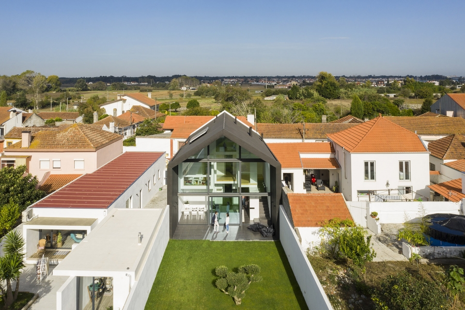arch house by frari
