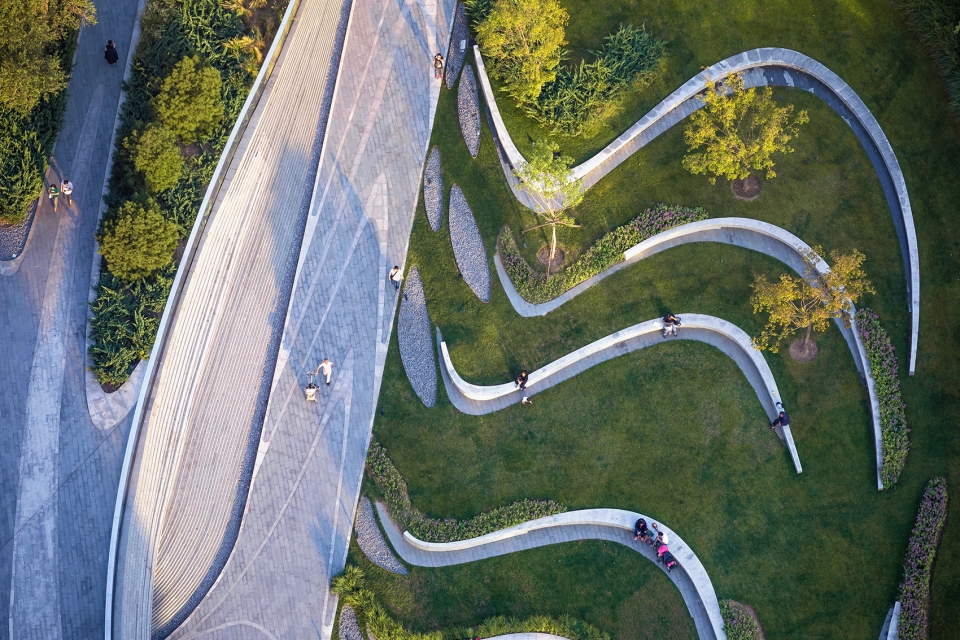 landscape design of wangjing soho china by ecoland