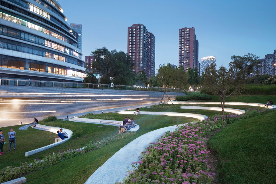 landscape design of wangjing soho china by ecoland