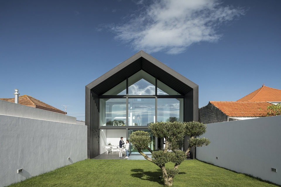 arch house by frari