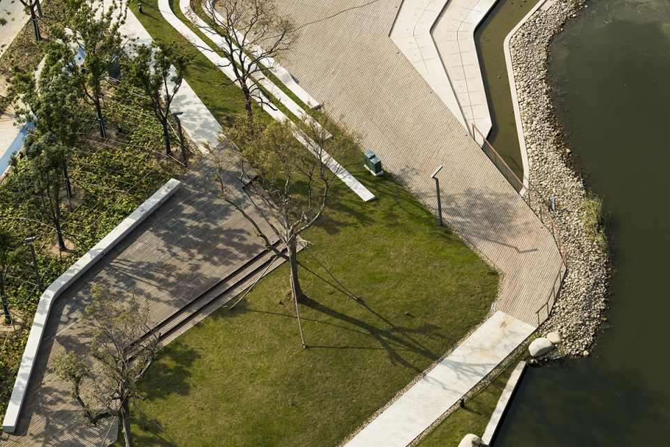 green axis of nengda business district china by la design
