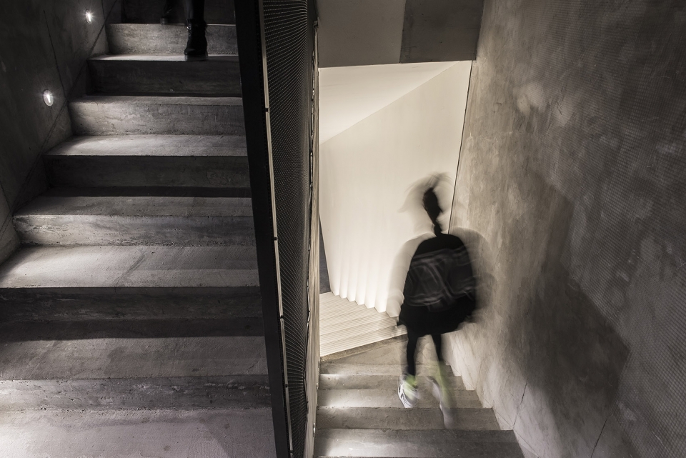 variation in the crack park qian china by fon studio