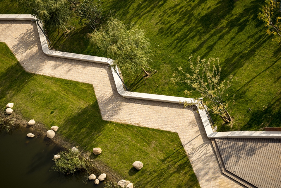 green axis of nengda business district china by la design