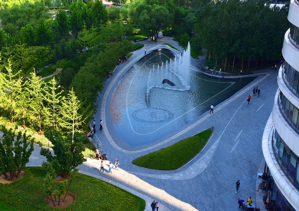 landscape design of wangjing soho china by ecoland