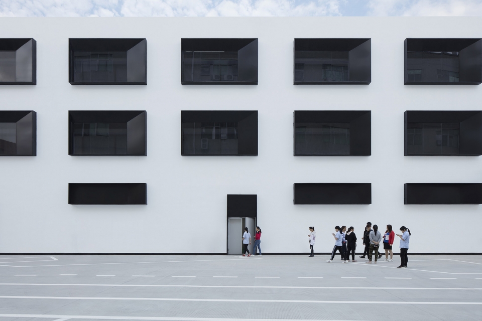 smoore industrial space alteration china by cm design