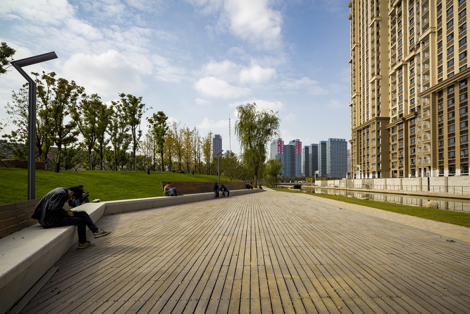 green axis of nengda business district china by la design
