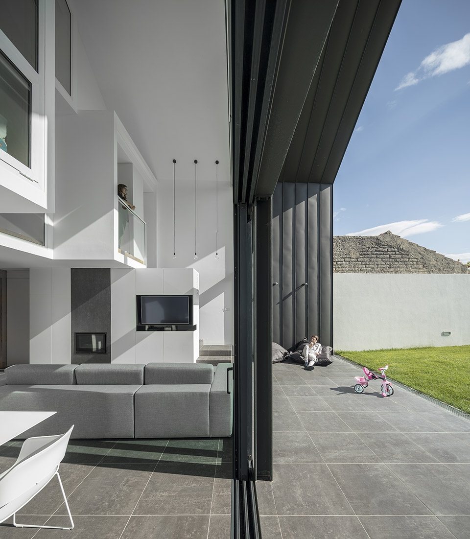 arch house by frari