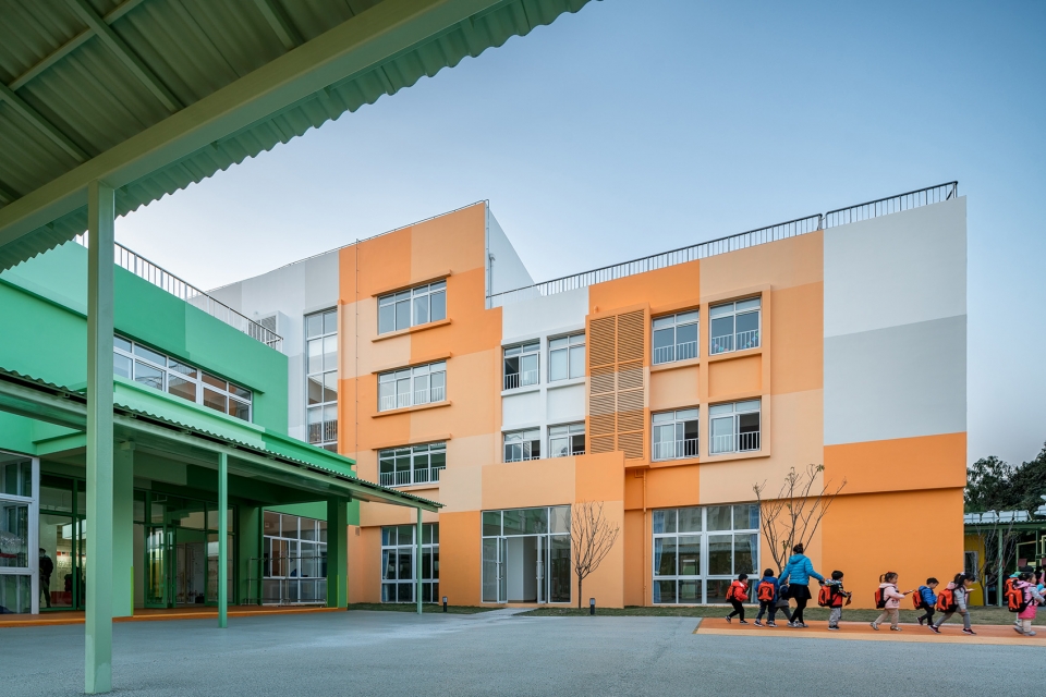 baoshan beibeijia olion kindergarten china by atelier archmixing