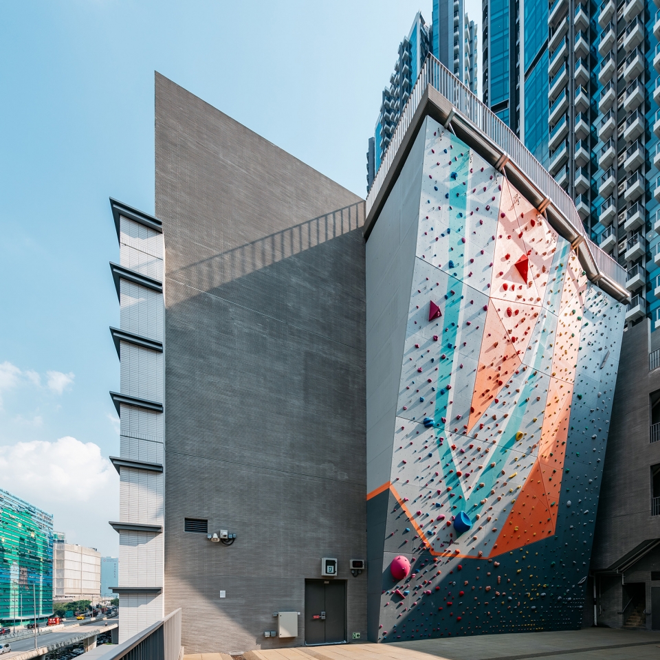 tsuen wan sports centre by lwk partners