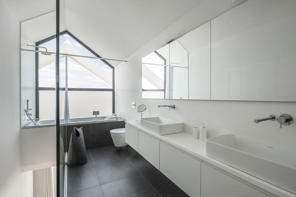 arch house by frari