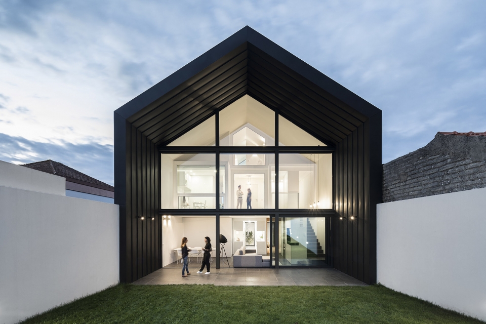 arch house by frari