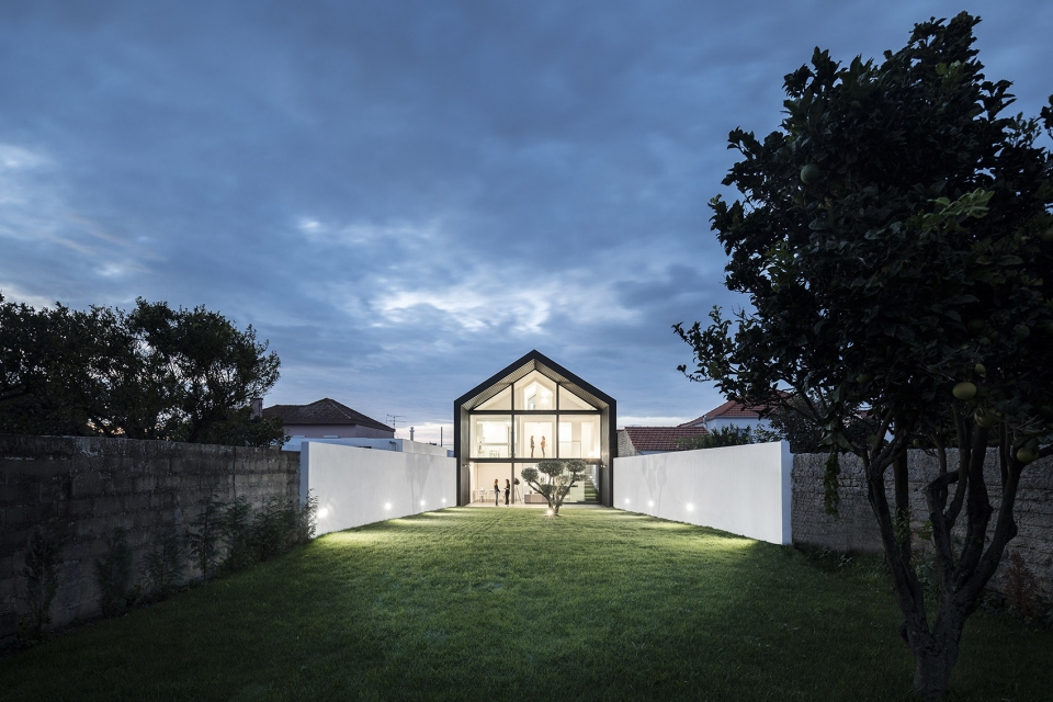 arch house by frari