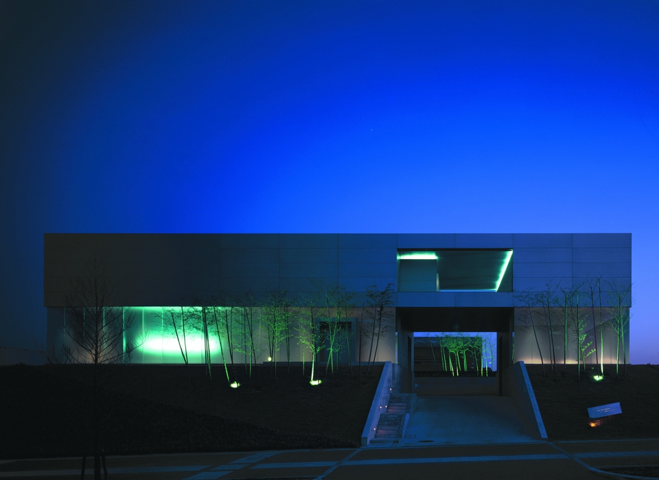 metal office by takashi yamaguchi associates
