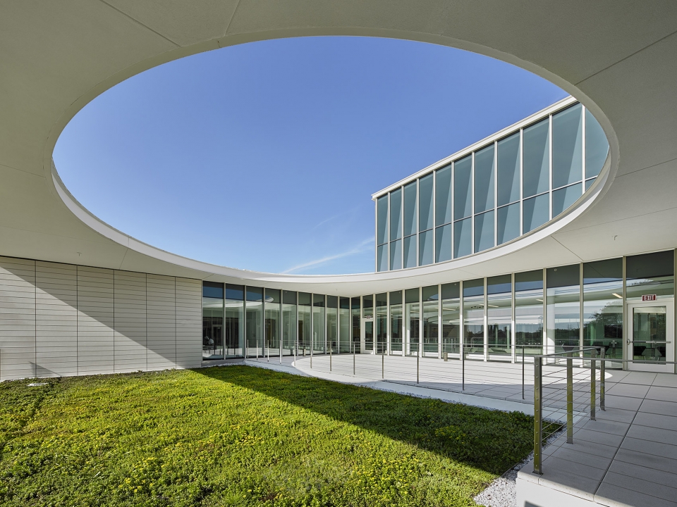 learning resource center by ikon 5 architects