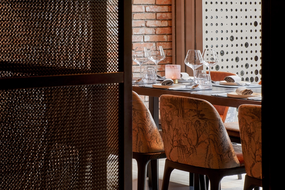lecoq bistro china by roomoo