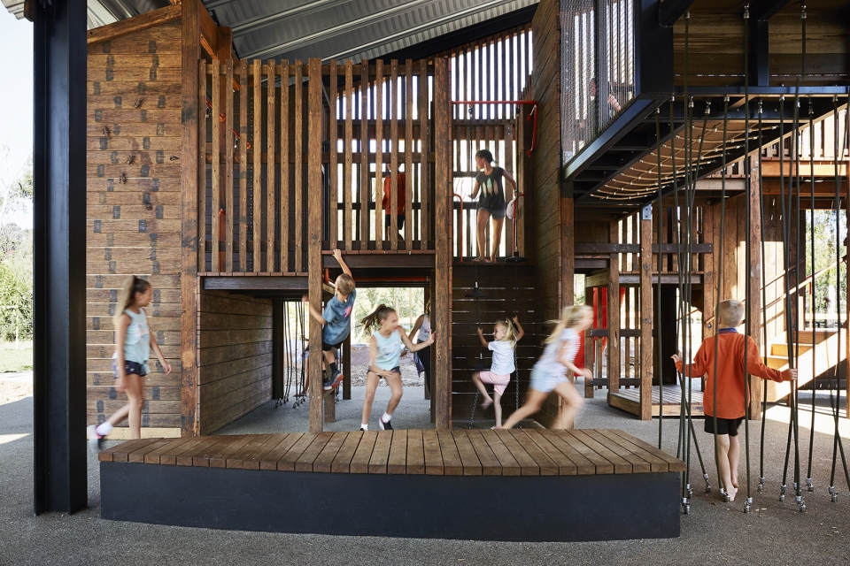 eltham north playground by gardiner architects