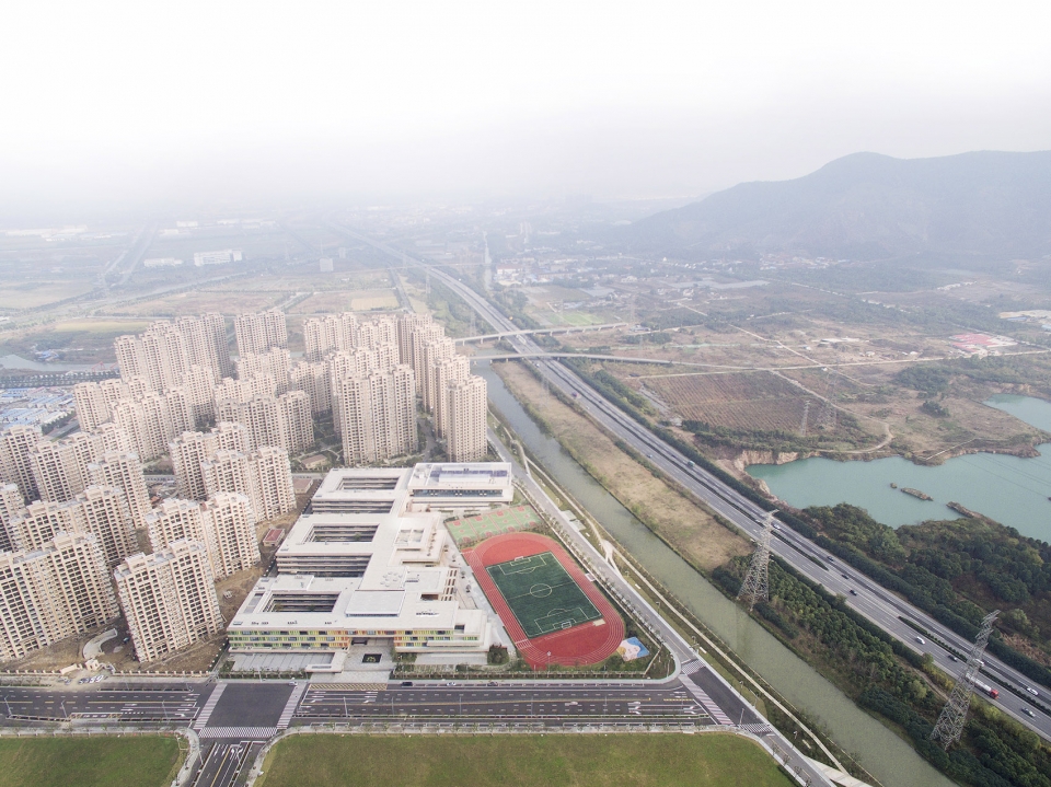 experimental primary school of suzhou science and technology town china by atelier z d plus studio