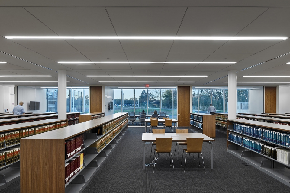 learning resource center by ikon 5 architects