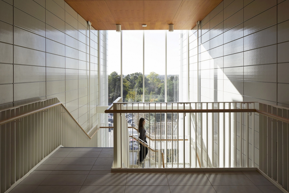 teaching and learning building of university of nottingham by make architects