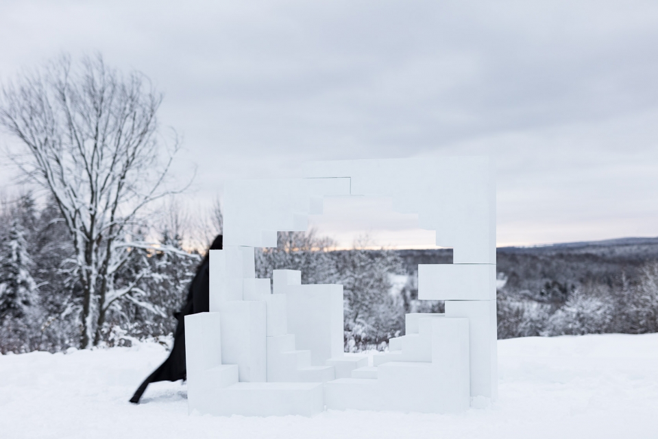 Performative video installation by Jean Verville architecte KROY Maxime Brouillet Workshop 3500A18JV