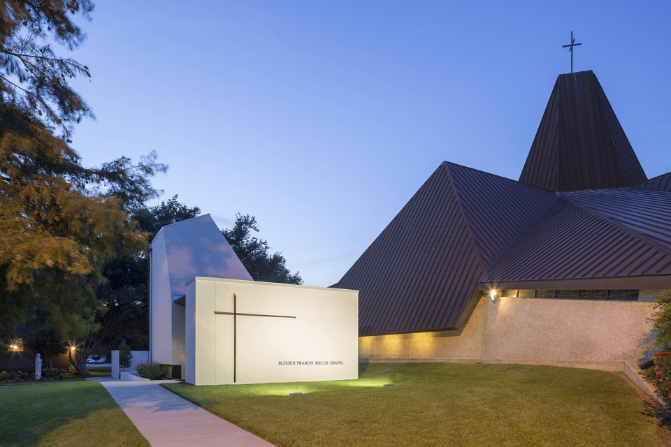 st pius chapel and prayer garden by eskew dumez ripple