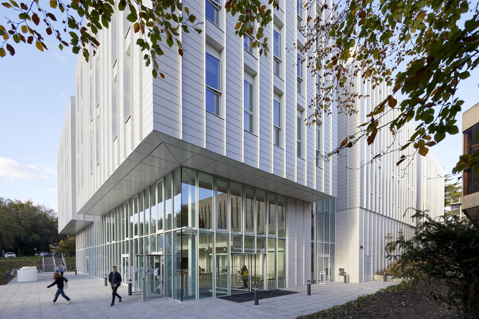 teaching and learning building of university of nottingham by make architects