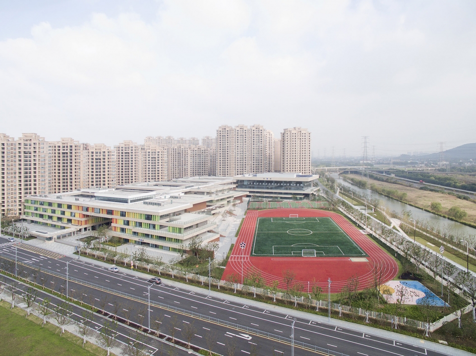 experimental primary school of suzhou science and technology town china by atelier z d plus studio