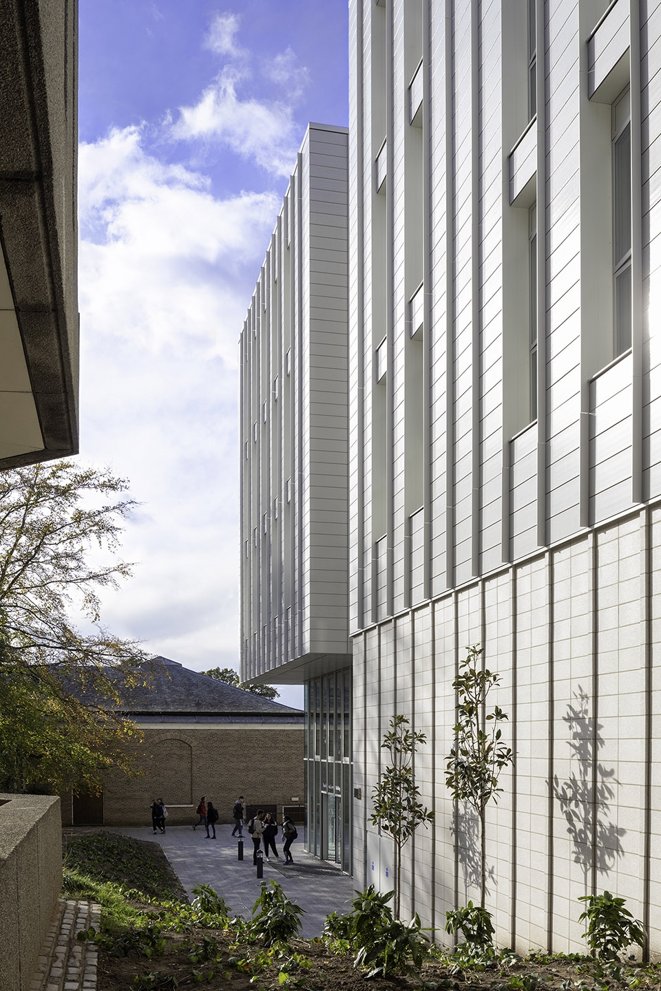 teaching and learning building of university of nottingham by make architects