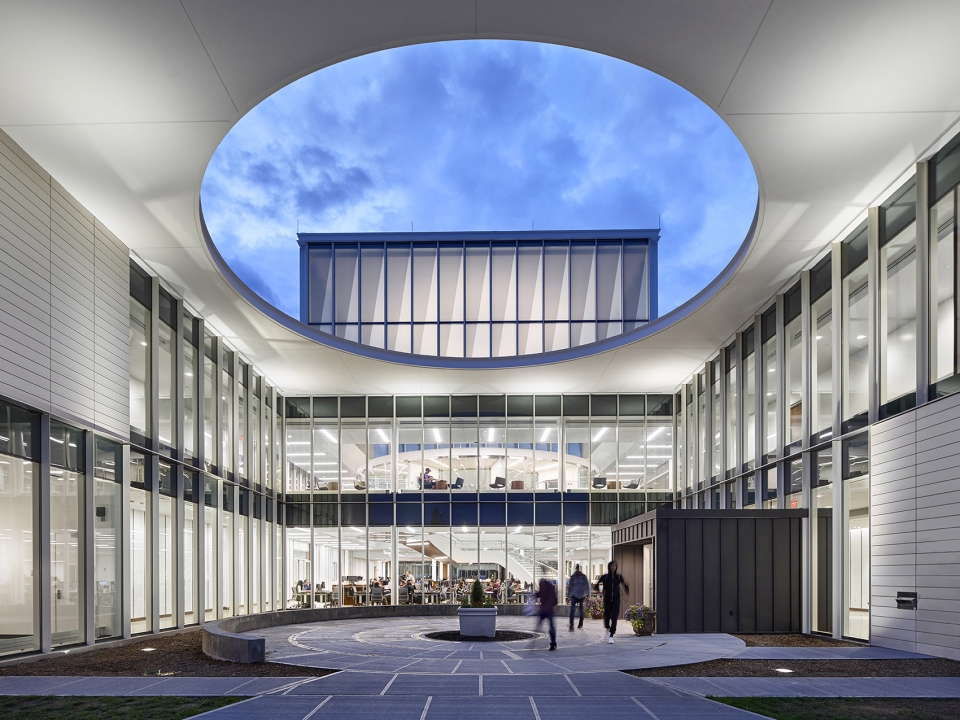 learning resource center by ikon 5 architects