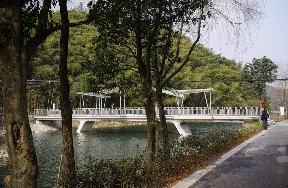 yuhua village pedestrian bridge china by 12f studio