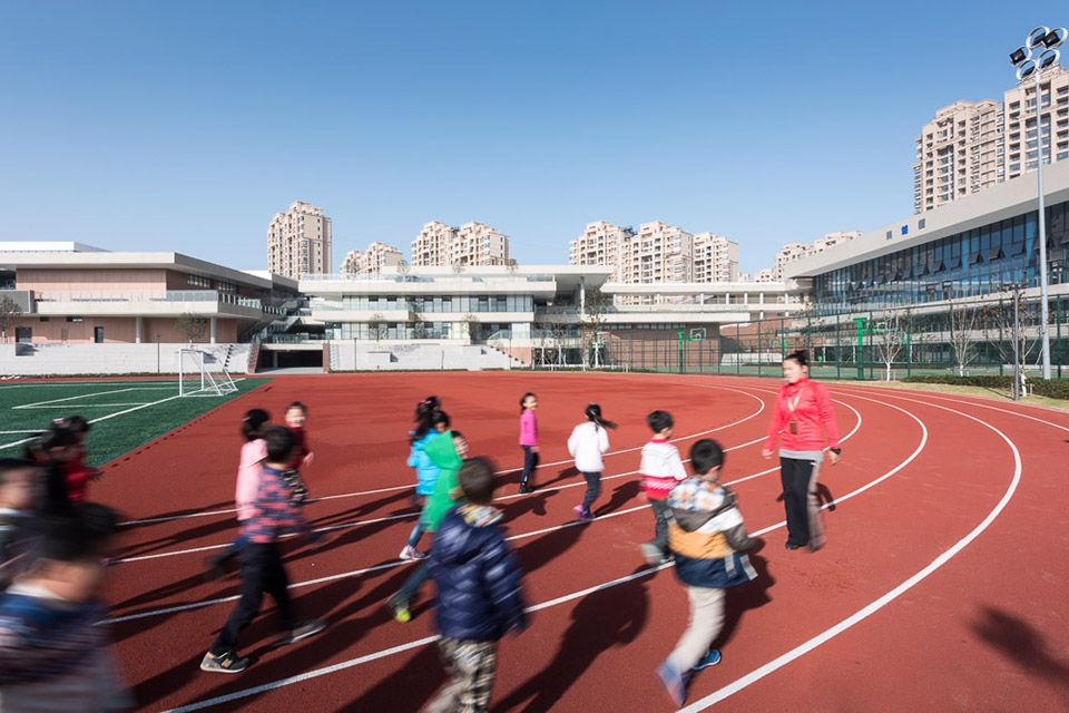 experimental primary school of suzhou science and technology town china by atelier z d plus studio