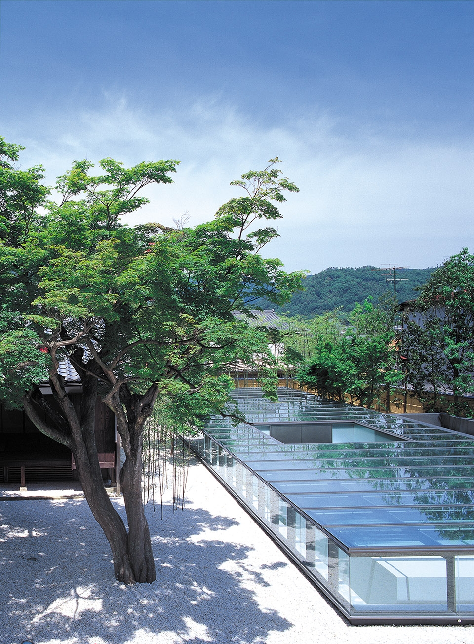 glass temple by takashi yamaguchi associates