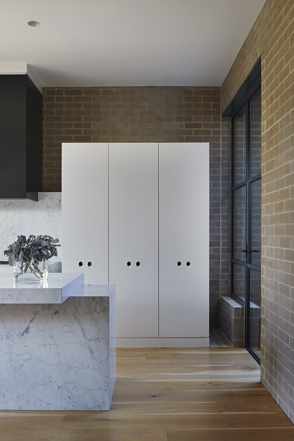 south yarra residence by hecker guthrie