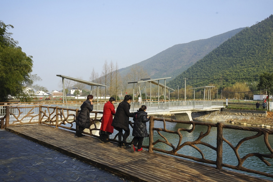 yuhua village pedestrian bridge china by 12f studio