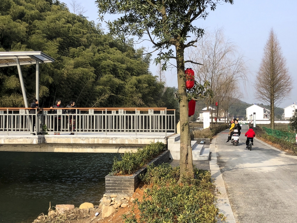 yuhua village pedestrian bridge china by 12f studio