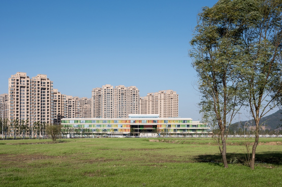 experimental primary school of suzhou science and technology town china by atelier z d plus studio