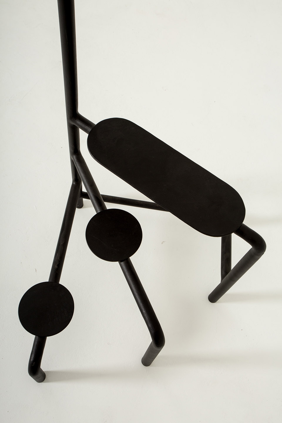 legs by pierre emmanuel vandeputte