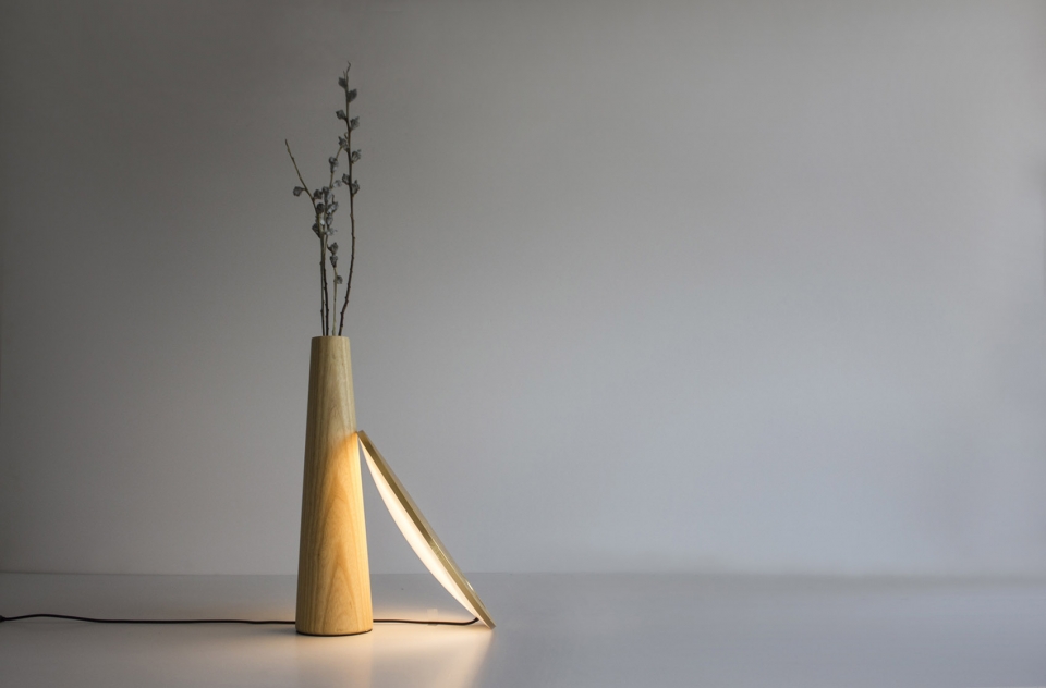 subtle happiness table lamp push design