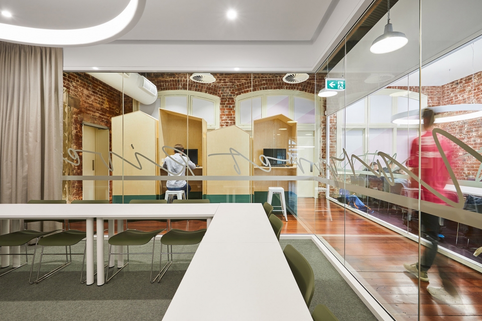 EF International Language Center ZMHD