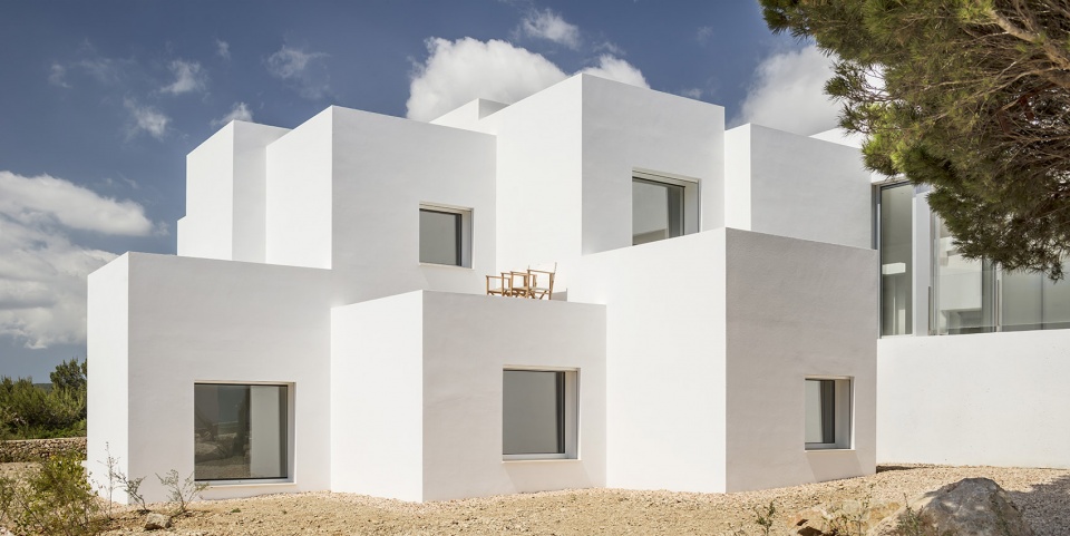 catwalk villa by nomo studio