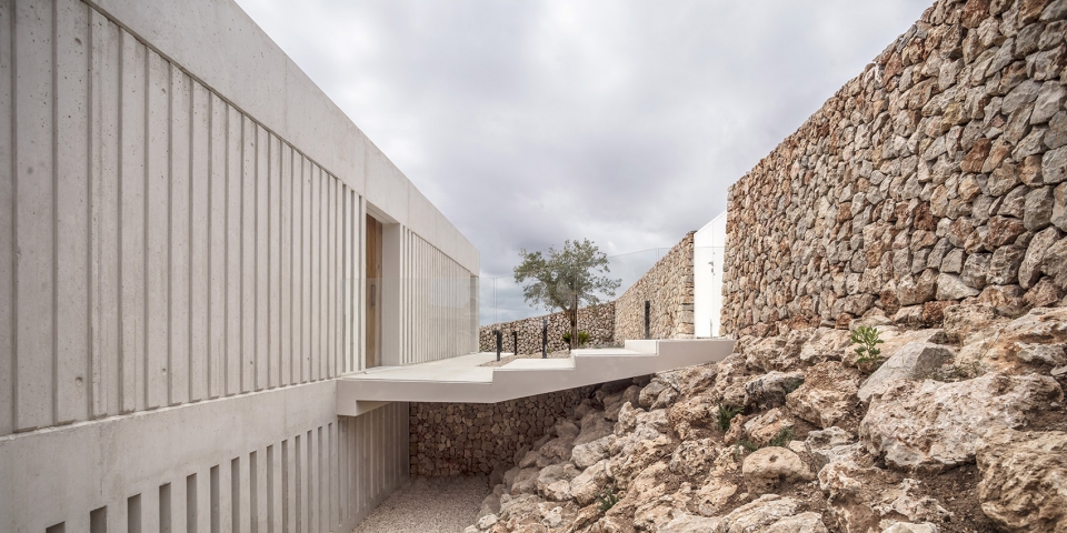 frame house by nomo studio