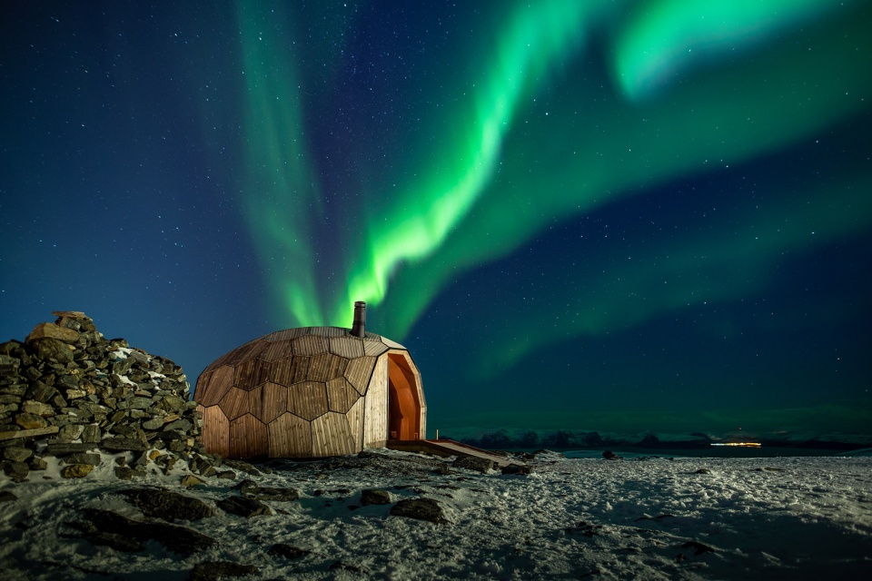 hammerfest hiking cabins by spinn arkitekter