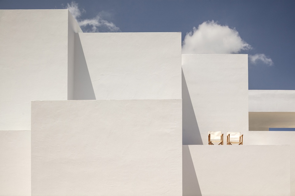 catwalk villa by nomo studio