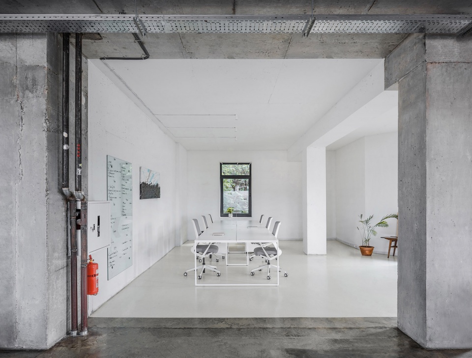 hey banda by balbek bureau